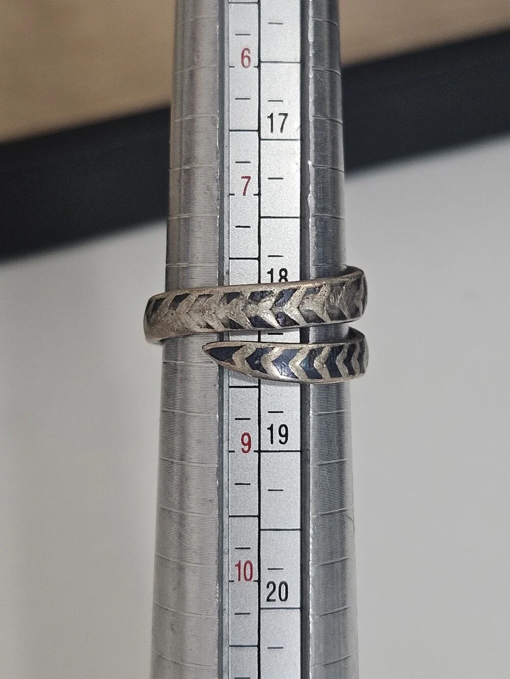 Sterling Silver Native Style Coiled Snake Wrap Ring Oxidized 925 Vintage Chevron